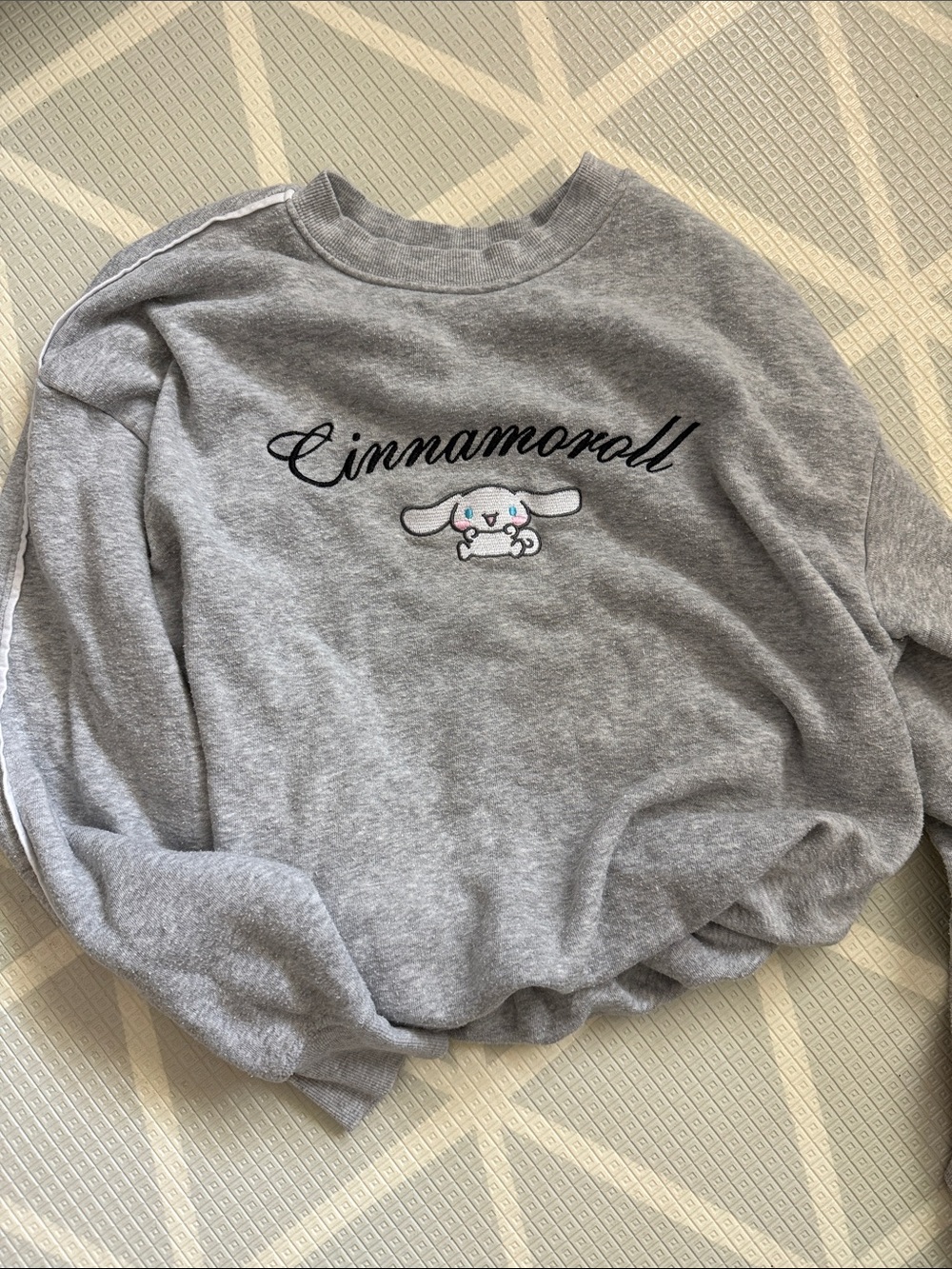 Sanrio Cinnamoroll Gray Graphic Sweatshirt - Women's Sweater XXS